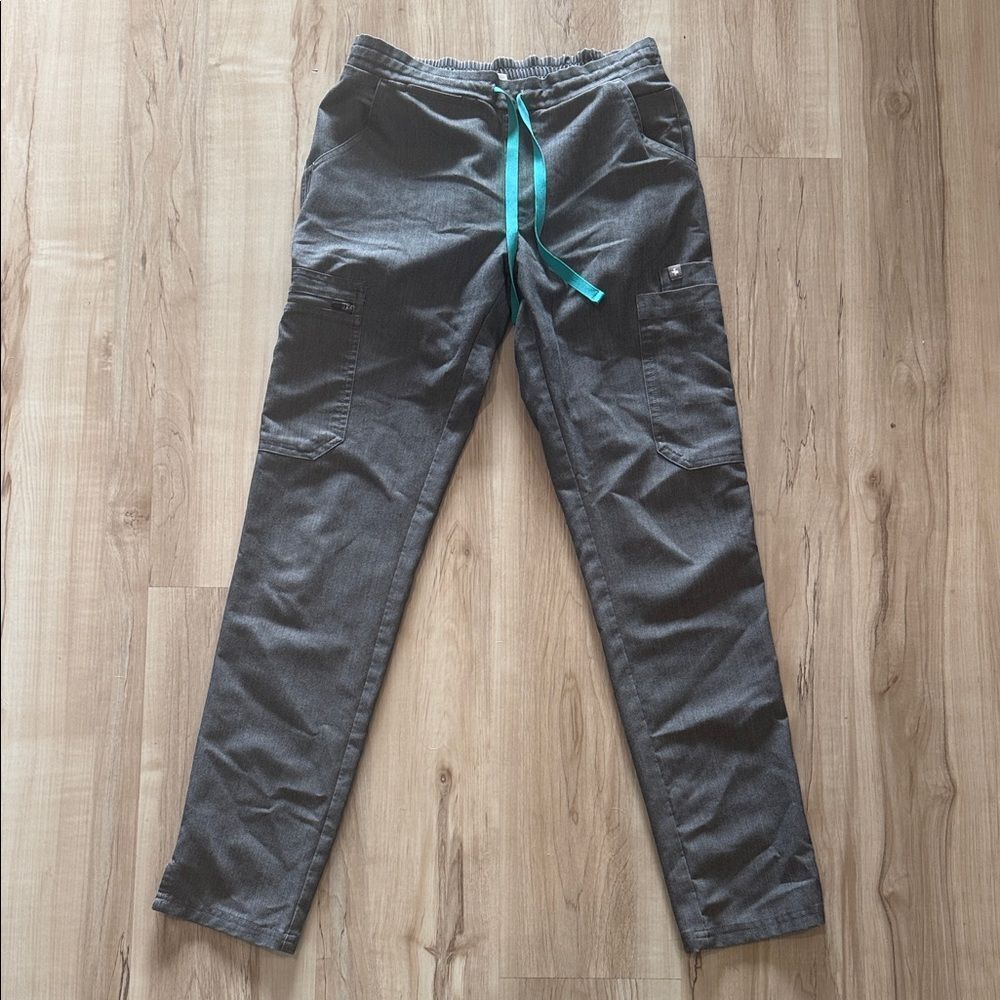 FIGS Graphite Kade Cargo scrub Pants